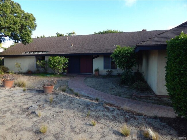 Building Photo - 2795 Temple Hills Dr