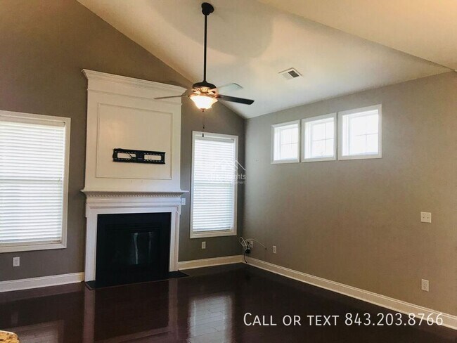 Building Photo - 3647 Bagley Dr