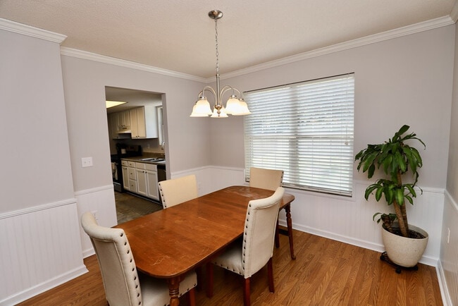 Building Photo - 1910 Lybrand St