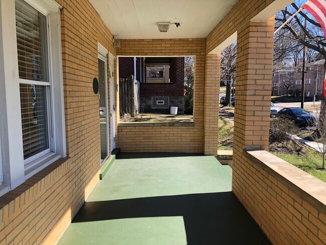 Building Photo - Beautifully Rehabbed Central Oakmont apart...