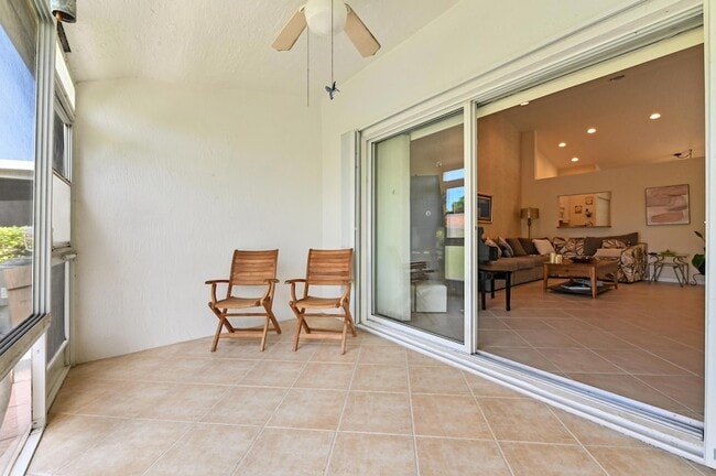 Building Photo - 6077 Lake Hibiscus Dr