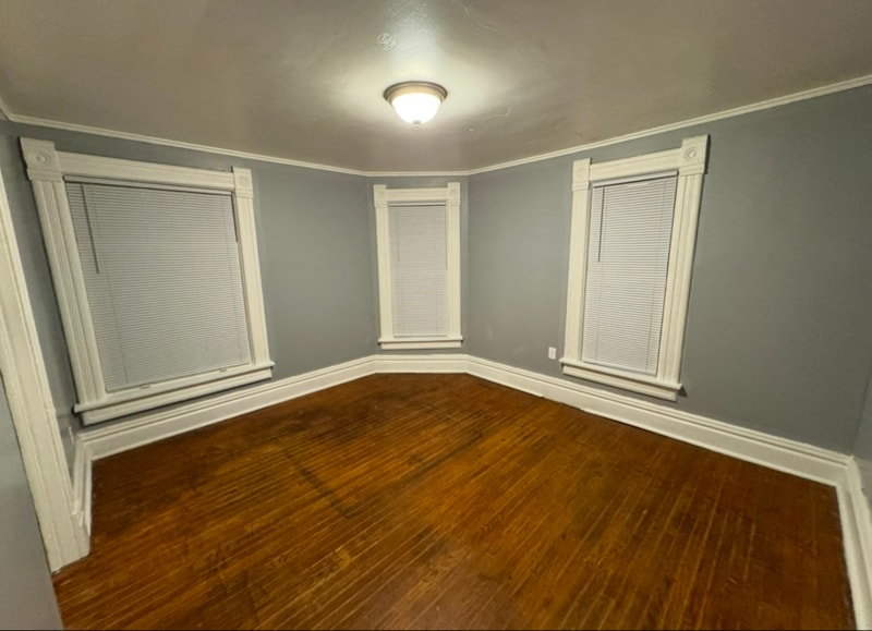 Building Photo - 923 16th Ave