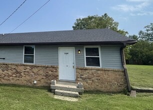 Building Photo - Great 2 Bed 1 Bath in Madison!