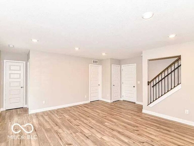 Building Photo - 6886 Sunstone Pl