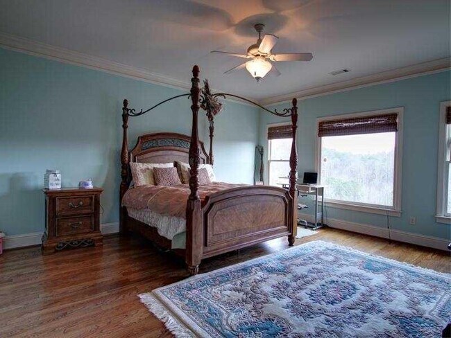 Building Photo - 502 Rivercliff Trce