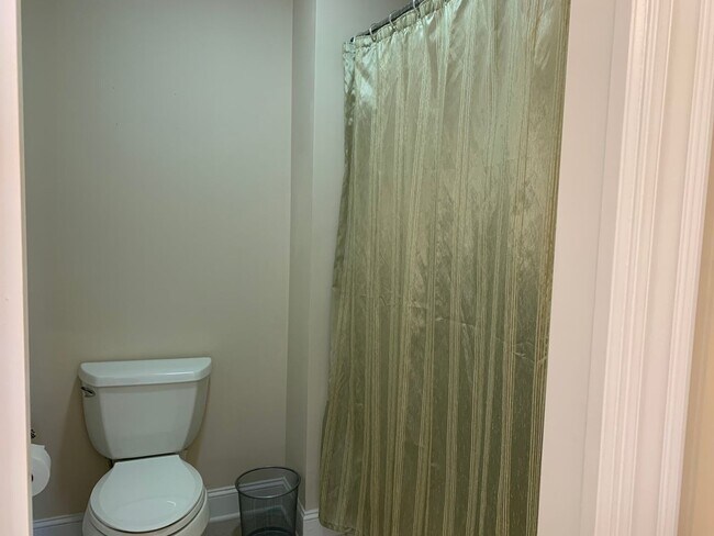 Building Photo - Beautiful Home on Lake Clermont