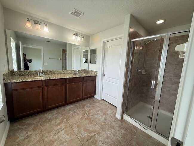 Building Photo - 10769 Savannah Landing Cir