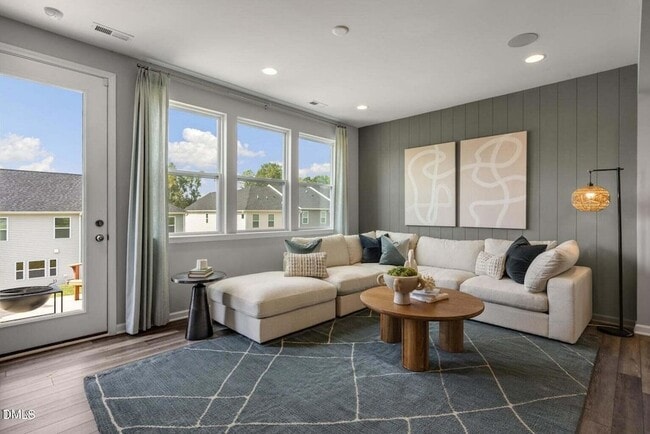 Building Photo - 123 Lennei Ln