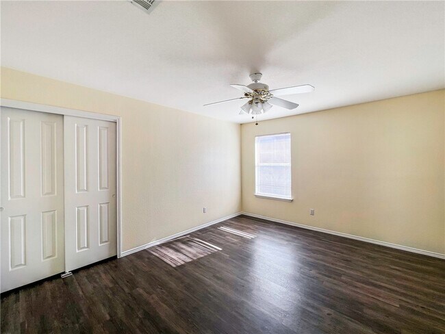 Building Photo - 116 Remington Dr