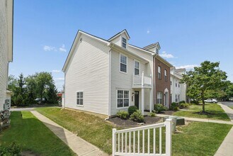 Building Photo - 2032 Opal St