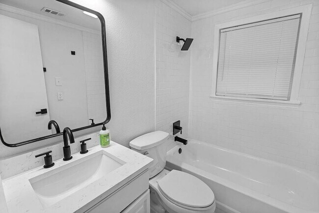 Building Photo - 24 Sophia Dr