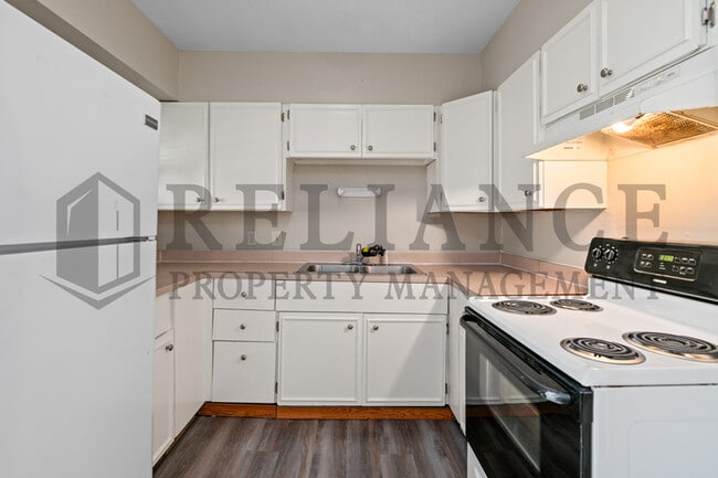 Building Photo - 4514 Vesta Dr