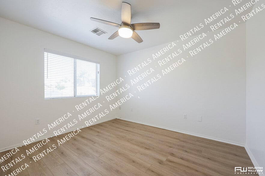 Building Photo - 2238 E Bel Air Ln