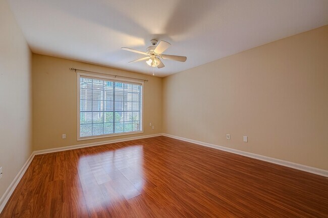 Building Photo - 1311 Antoine Dr