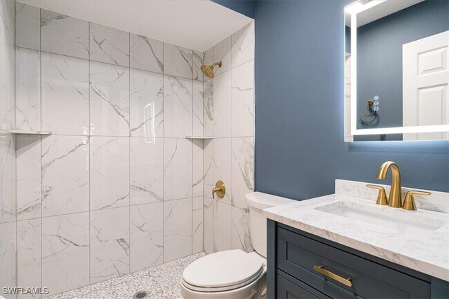 Building Photo - 2009 Pine Isle Ln