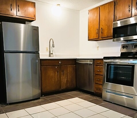 Building Photo - 707 Skyline Ridge Dr