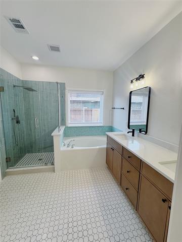 Building Photo - 8339 Davis Dr
