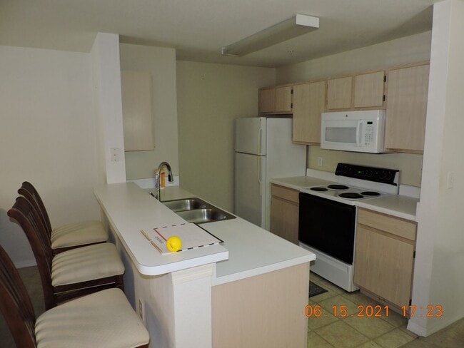 Building Photo - 1BD/1BA FURNISHED CONDO at CYPRESS FAIRWAYS