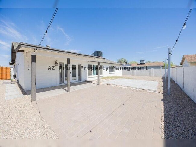 Building Photo - 10251 N 53rd Ave