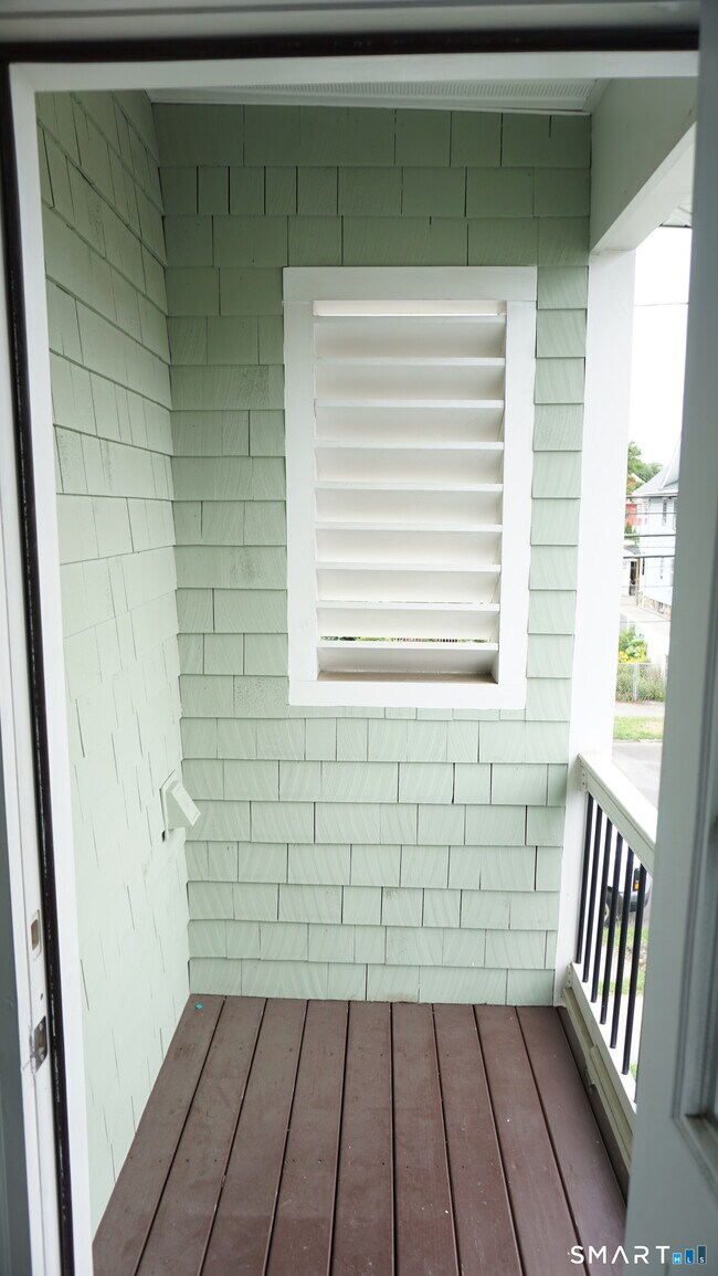 Building Photo - 316 Linwood Ave