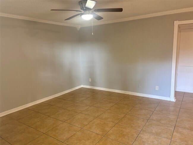 Building Photo - 5628 Birchmont Dr