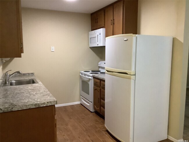 Building Photo - 261 Newcastle Ct