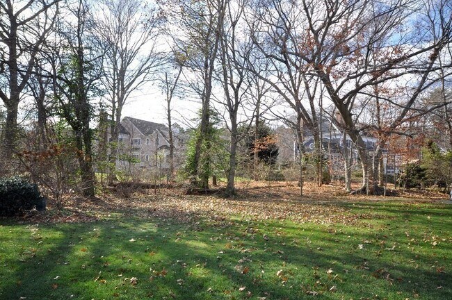 Building Photo - 15 Seaborn Pl