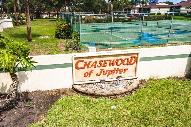Building Photo - 6299 Chasewood Dr