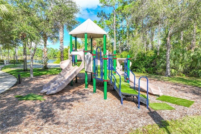 Building Photo - 1786 Tarpon Bay Dr S