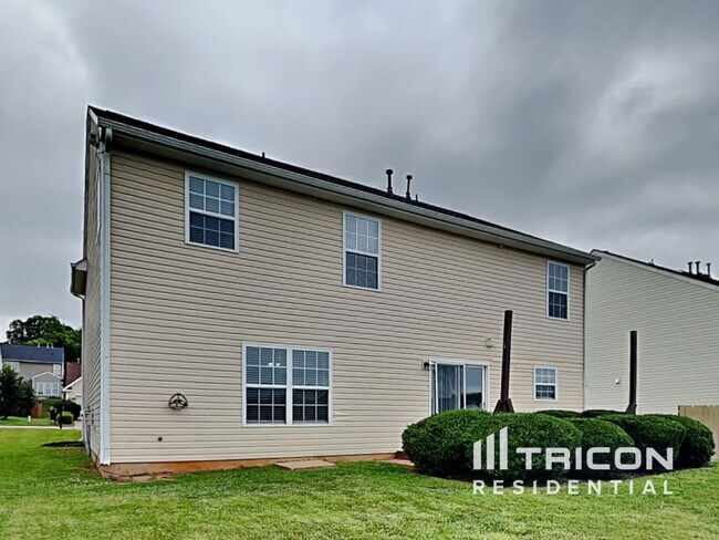 Building Photo - 2208 Ballingarry Dr