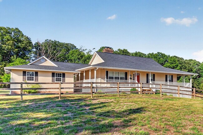 Building Photo - 11880 Provident Dr