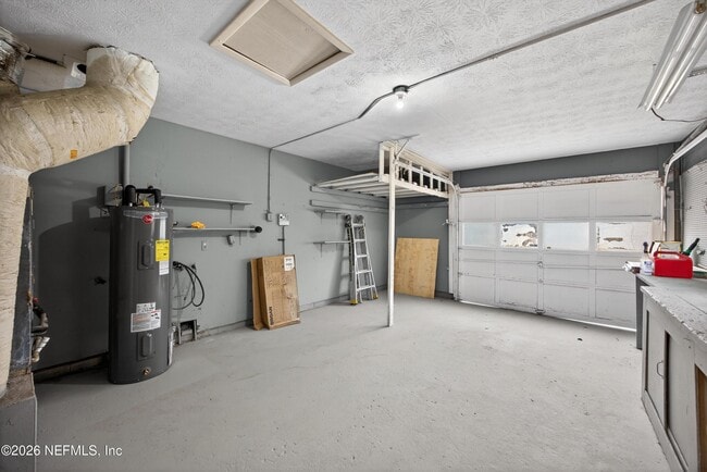 Building Photo - 8015 Jaguar Dr