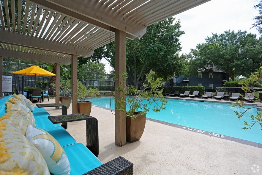 Primary Photo - SoNA Apartments