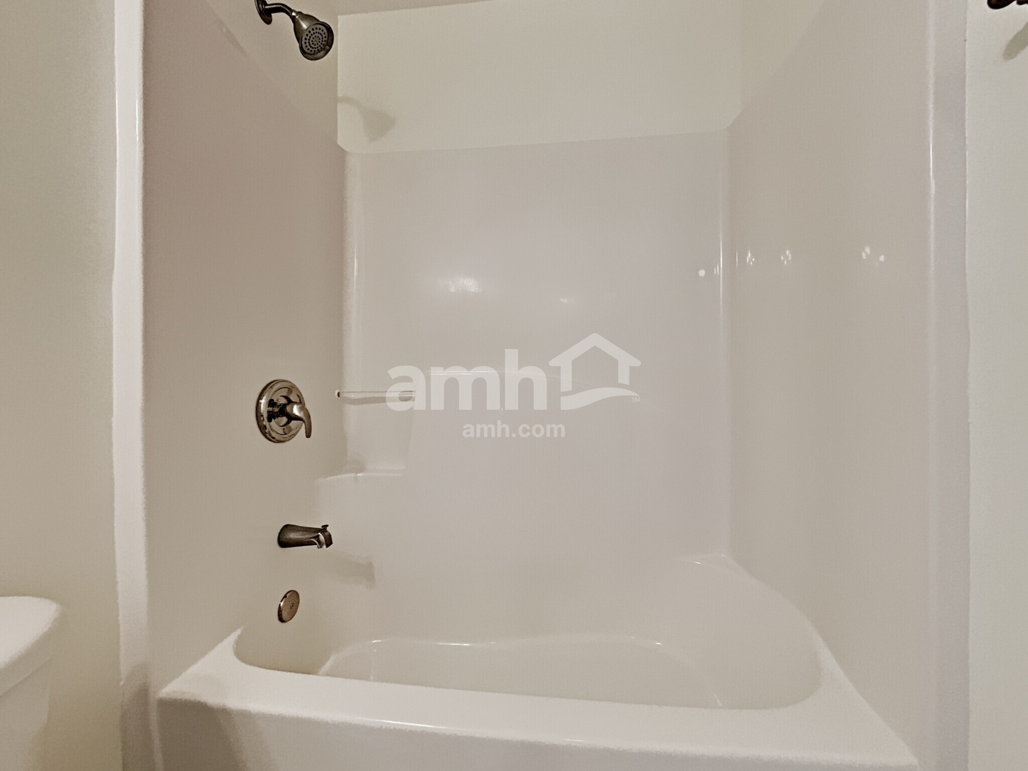 Building Photo - 488 Lincolnwood Ln