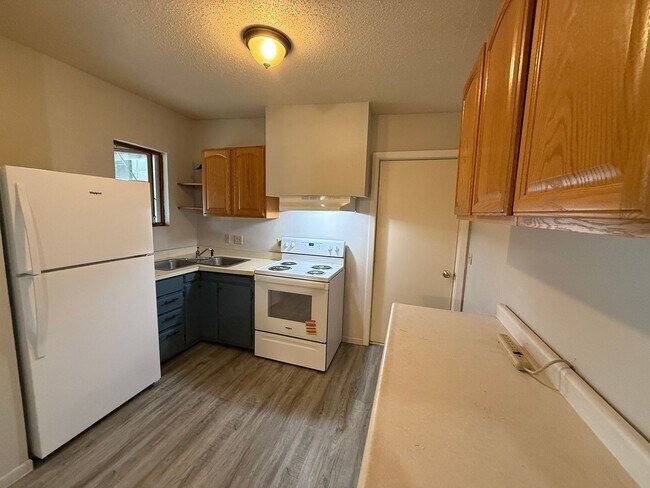 Building Photo - 4945 Jackpine Rd NW