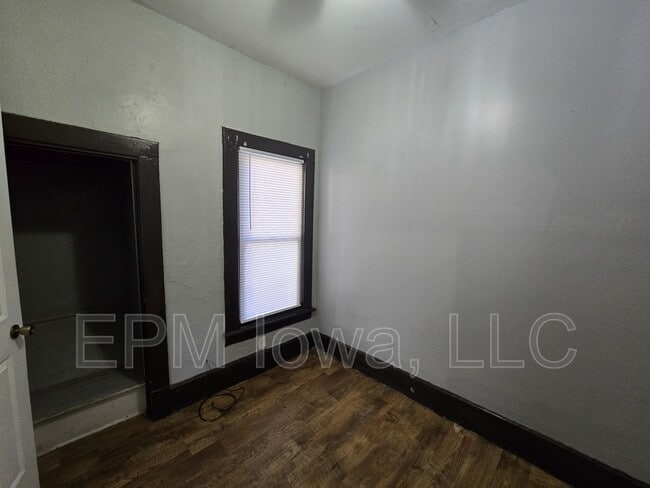 Building Photo - 208 Clay St