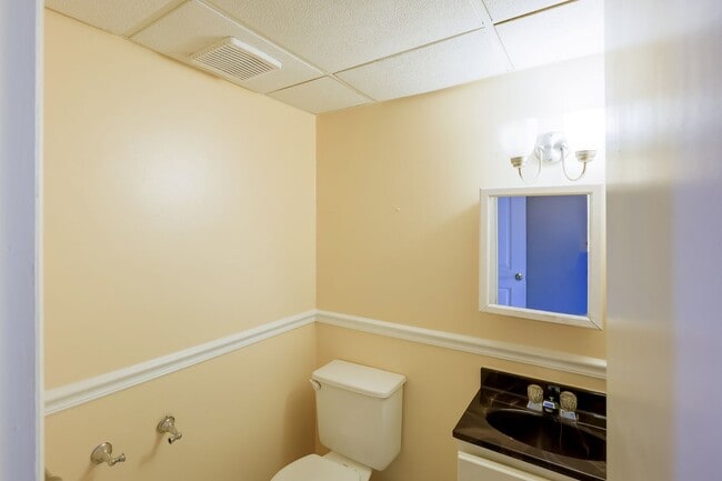 Building Photo - Beautiful Townhome Near Gunner's Lake in Germantown