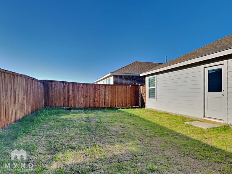 Building Photo - 2057 Belgian Dr