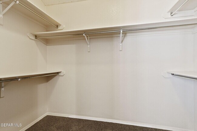 Building Photo - 527 Longleaf Pl