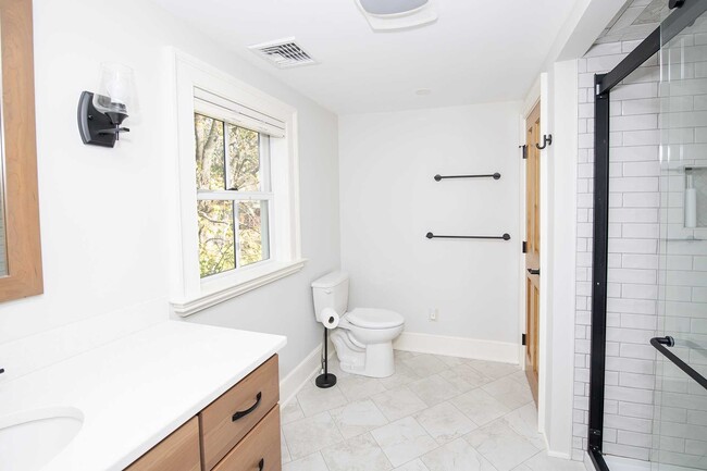 Building Photo - 39 MERRITT Ave