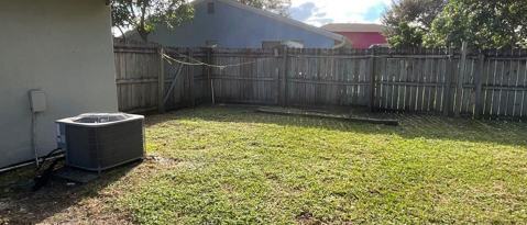 Building Photo - 1450 Mariposa Dr NE