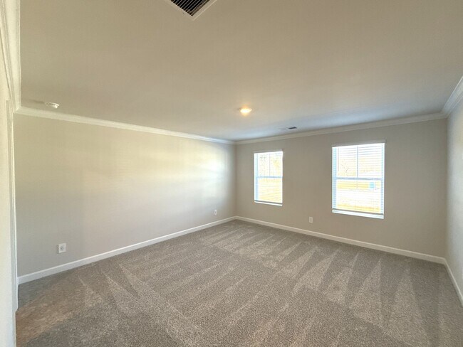 Building Photo - T.R. Lawing Realty Property