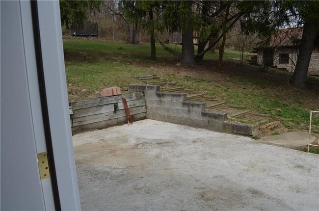 Building Photo - 69 Lindley Rd