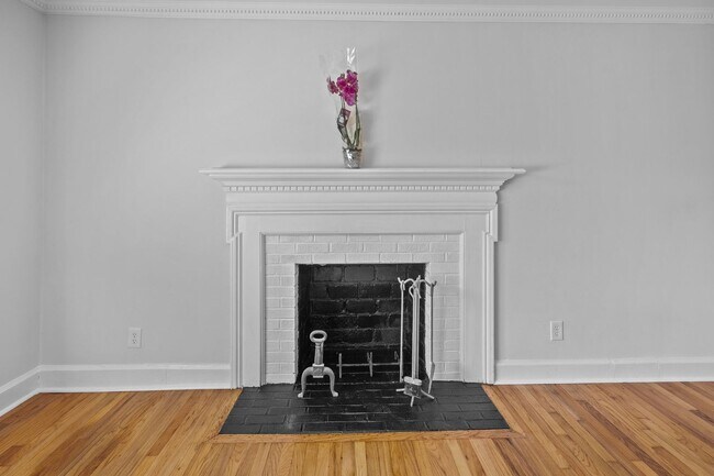 Building Photo - Newly Renovated Ranch Home In SE Raleigh! Pet Friendly!