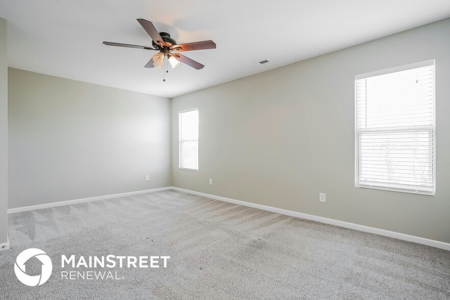 Building Photo - 1013 Collington Dr