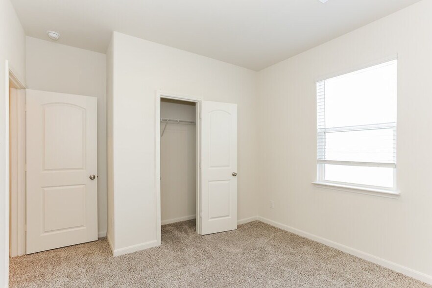 Building Photo - 9640 Dan Meyer Dr