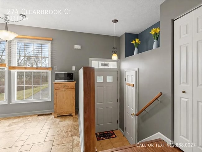 Building Photo - 274 Clearbrook Ct