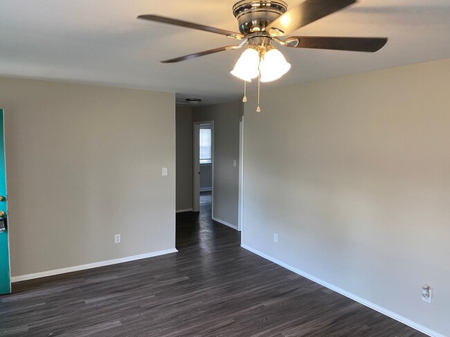 Building Photo - Charming home in Highland Springs