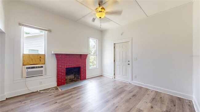 Building Photo - 1510 10th St W