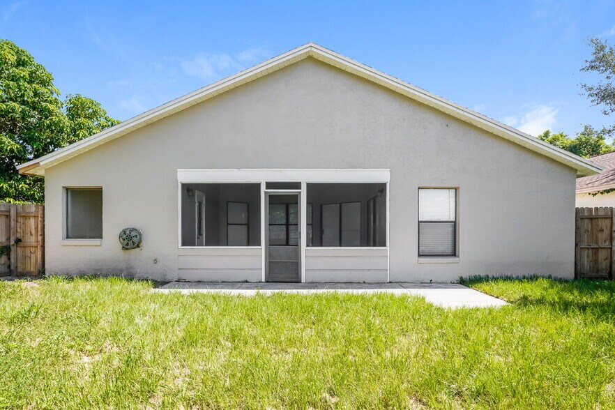 Building Photo - 3422 Burlington Dr